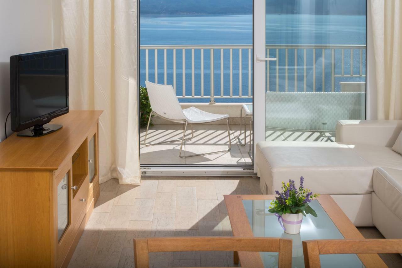 Apartments Vela Sollis Marusici  Eksteriør billede